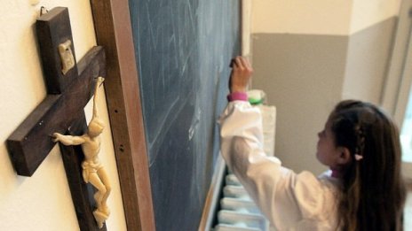 Италия атакува забраната на разпятията в училище