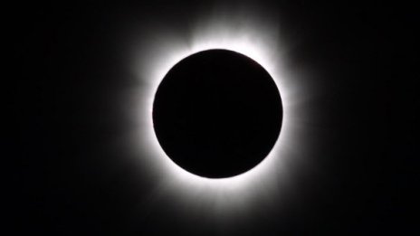 Пълно слънчево затъмнение ще наблюдават в Южния Пасифик