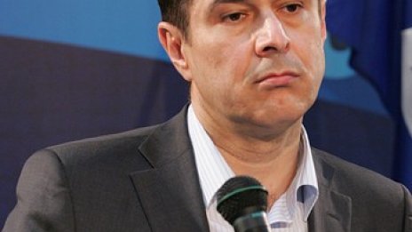 Димо Гяуров: Корнелия Нинова е слънчасала