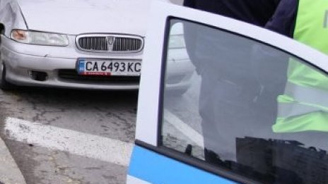 Затвор за брат и сестра, нападнали и нахапали полицай
