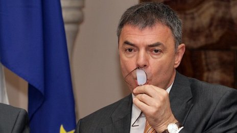 Игнатов видя пропаст между образованост и грамотност