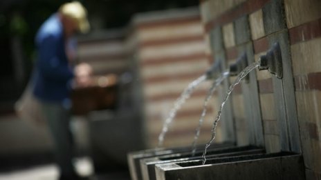 Временно спират водата в някои части на София