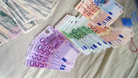 Закопчаха трафикант на хора, натрупал 200 бона в евро