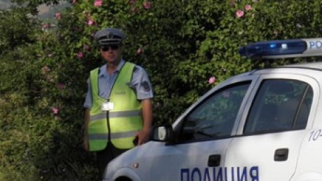Автомобил се натресе на ТИР в Пловдив