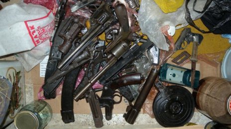 Постоянен арест за двама от "Оръжейниците"