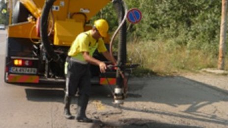 Чудо! Кметицата кърпи столични улици за 15 минути