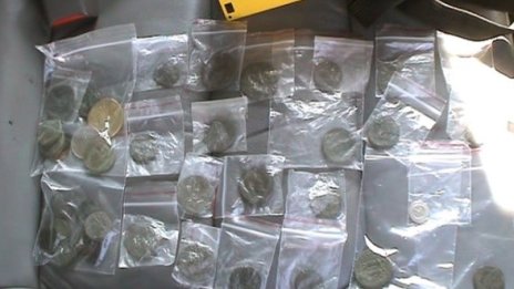 2000 антични предмети иззети в Нови пазар