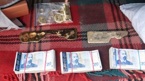 Трима от "Леярите" остават да търкат наровете в ареста