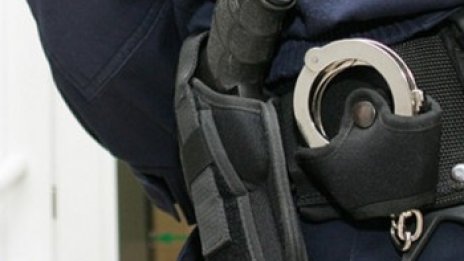 Пиян сви колата на шефа си и се заби в стълб