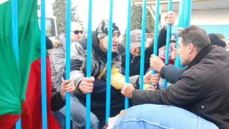 Спортисти и преподаватели готвят нови протести в Равда