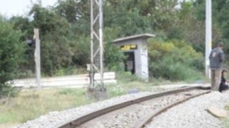 Спипаха четирима да крадат жп релси край Варна
