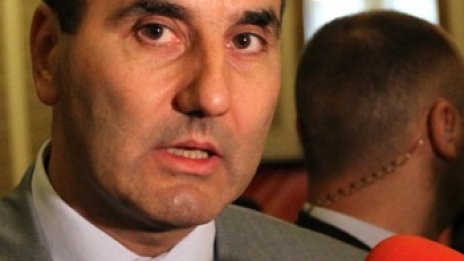Алексей се катурнал от кревата в ареста. Тук-таме синини