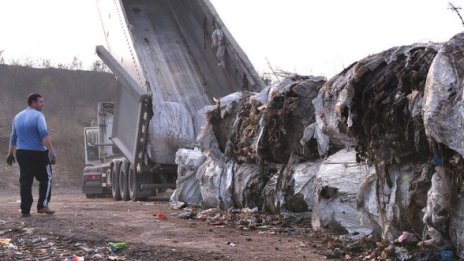 Взехме едно тепе боклук, оплаква се пловдивският кмет