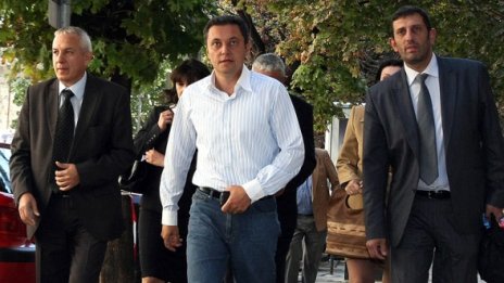 Яне Янев вини шефа на ВАС в конфликт на интереси