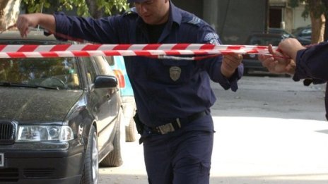 Пияна жена заби БМВ в пловдивско кафене посред нощ