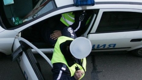 Двама маскирани с пистолети обраха бензиностанция в Поморие