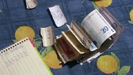 Минималната работна заплата няма да се пипа през 2011