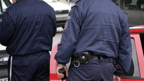 Задържаха издирван от Интерпол българин