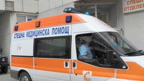 Шофьор се потроши при катастрофа на 4-ти километър