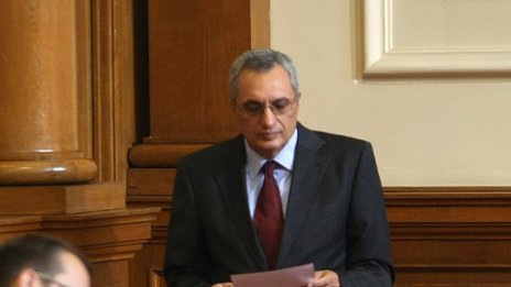 Костов се възмути: Създаваме менте висшисти
