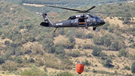 Огромен пожар край Горно Луково: Обявиха частично бедствено положение, вдигнаха &bdquo;Кугър&ldquo;