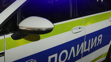 Камион помете три коли на пътя Кюстендил - Дупница