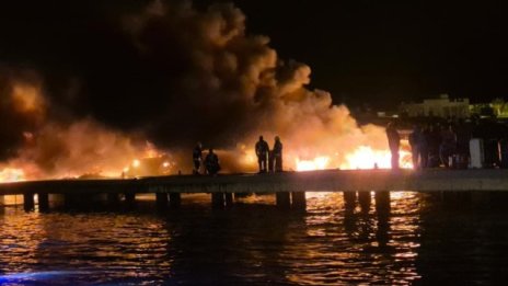 Седем луксозни яхти потънаха след пожар в Бодрум