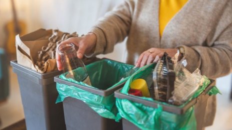 5 неща, които не бива да изхвърляте в коша за рециклиране