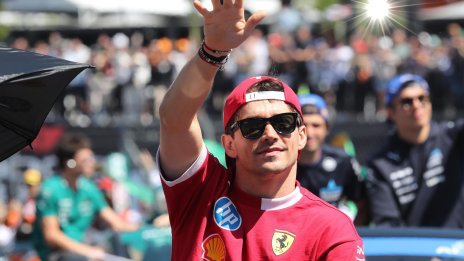 Дами, вадете кърпичките... Шарл Льоклер вече е сгоден мъж