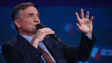 Издирван бивш полски министър е избягал от Унгария в САЩ