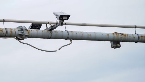 Джигитите в аварийните ленти на магистралите с фишове от днес, глобата е 1000 лв.