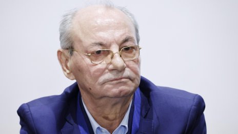 Ахмед Доган гласува: Младите са приоритет