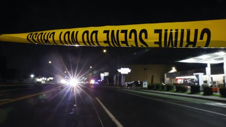 Вероятно убийство-самоубийство: Намериха американец и 9-годишия му син застреляни