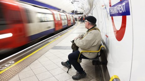 Сграда рухна след пожар на централната гара в Глазгоу, десетки влакове са отменени