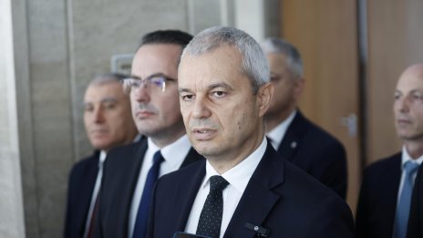 Костадинов атакува Радев, че е дал АМ "Черно море" на Турция