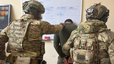 Пореден корупционен скандал в Украйна: Двама са арестувани докато си разменят пачки СНИМКИ