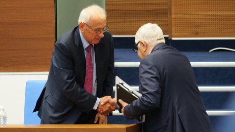 Силви Кирилов: Здравната ни система се крепи на кадрите с 15-годишен опит