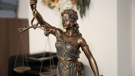 Валентин Василев, захвърлил тялото на жена в трафопост, остава в ареста