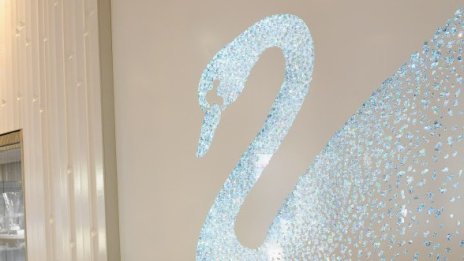 $28 млн. за къща-кич, украсена със злато и Сваровски