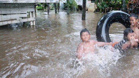 Наводнения във Виетнам &ndash; трима загинали