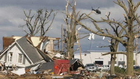 Три торнада за ден преминаха в Аризона, седем са ранени