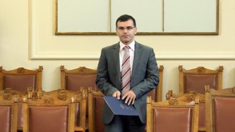 Дянков: Вдигането на осигуровките ще е с по-малко от 3%