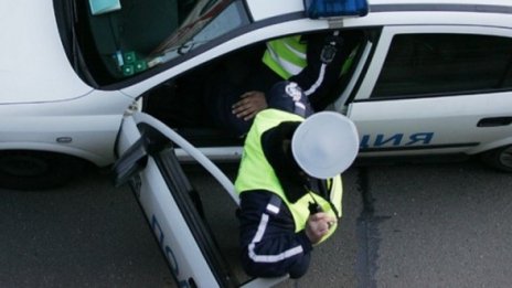 Маскиран и въоръжен ограби магазин в столицата