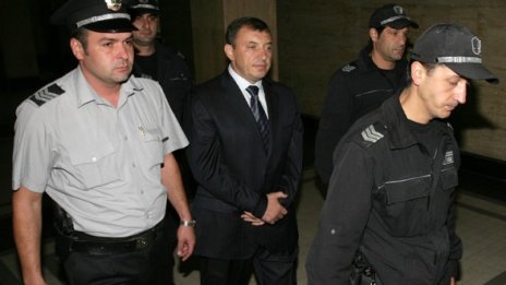 Цветанов пак бесен на съда: Алексей Петров остава опасен
