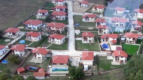 Данъчните проверяват имотите на Цветанов