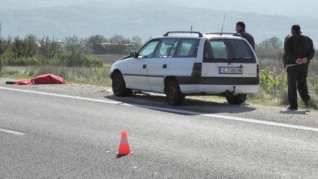 Една жертва на пътя за денонощието