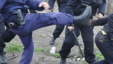 Министърът ни пази, ченгето защо тогава да ни гази?