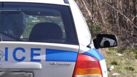 Винят полицай за насилие над арестант, той отрича