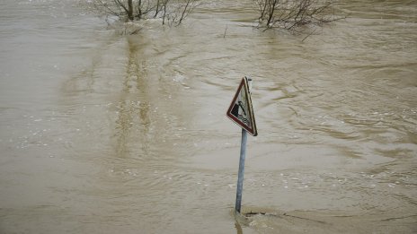 Потоп в Турция и Гърция: Марица скъса дига в гръцко, заплашва да наводни Одрин