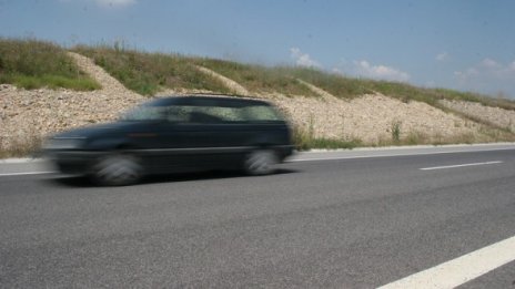Повечето пътища в страната са сухи